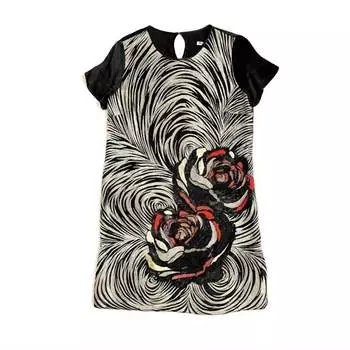 Женское атласное платье-футляр с вышивкой спереди черного цвета Eliza J