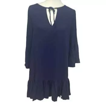 Женское длинное платье-плиссе с завязками спереди и рукавами-колокольчиками в темно-синем цвете Draper James