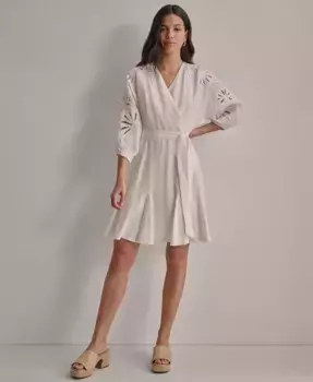Женское платье с V-образным вырезом, поясом и вышитой отделкой DKNY, белый