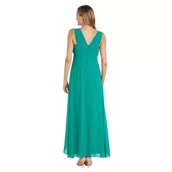 Женское вечернее платье R&M Richards с защипами спереди и стразами R&M Richards