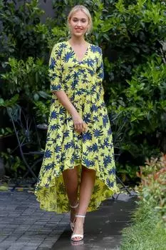 Женское желтое многослойное платье с v-образным вырезом и декоративными пуговицами в виде пальмы, короткое спереди и длинное сзади Chiccy, желтый