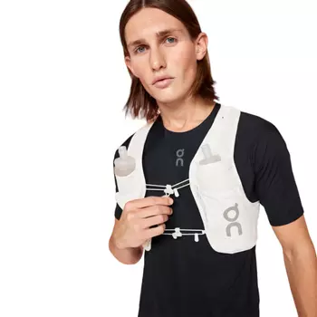 Жилет для бега On Ultra с гидратацией, белый