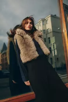 Жилет из искусственного меха ZARA, светло-бежевый