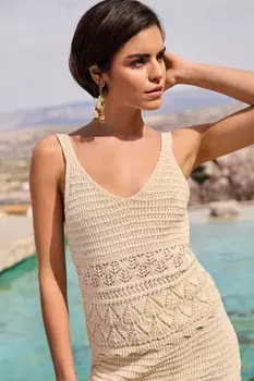 Жилет связанный крючком Love & Roses, белый