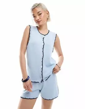 Жилет Vero Moda из трикотажного материала с контрастной отделкой фестончатым краем нежно-голубого цвета