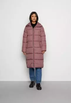 Зимнее пальто b.young