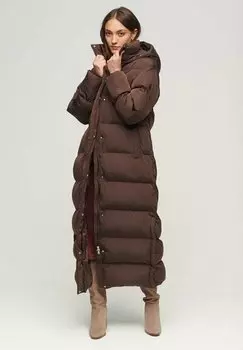 Зимнее пальто Superdry ПУФФ МАКСИ С КАПЮШОНОМ, цвет coffee bean brown