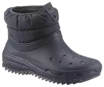 Зимние ботинки Crocs "Winter Boots Classic Neo Puff Shorty" с эластичным входом голенища, цвет морской волны