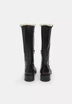 Зимние сапоги Bata, черный