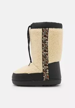 Зимние сапоги UNISEX MOSCHINO, молочный