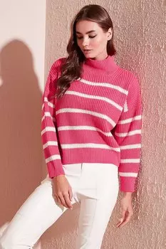 Зимний свитер в полоску с высоким воротником 4616118 Lela, бежевый-фуксия