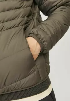 Зимняя куртка JJESTATE PACKABLE PUFFER COLLAR NOOS Jack & Jones, зеленый