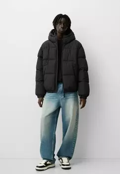 Зимняя куртка PUFFER Bershka, черный деним