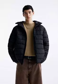 Зимняя куртка PULL&BEAR, черная