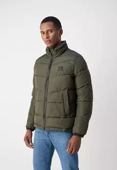 Зимняя куртка REGULAR FIT IN TECHNO WITH ECOPADDING DUPONT SORONA WITH METAL LOGO ON RUBBER PATCH Antony Morato, оливковый