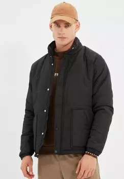 Зимняя куртка Trendyol, черная