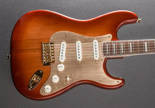 Золотое издание Stratocaster, посвященное 40 летию – Сиенна Санберст Squier 40th Anniversary Stratocaster Gold Edition -