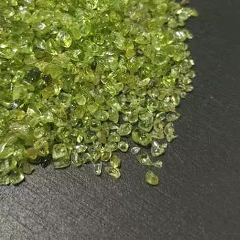 Натуральный камень Хризолит (фракция 3-5 мм) 200 г, ResinArt