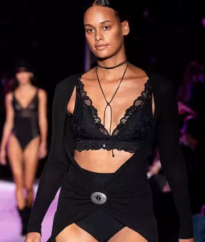 Бюстгальтер n°8 - треугольник со съемными вставками и кружевной отделкой - SOMETIMES - Чёрный - 80E