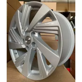 R18 5x114,3 7,5J ET45 D66,1 Carwel Тишь 1801 (X-Trail) SLT