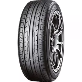235/45 R17 Yokohama BluEarth-ES32A 97V