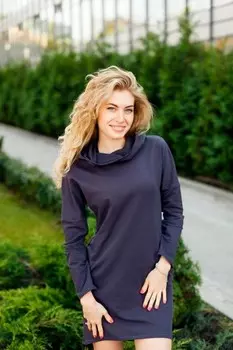 Платье с капюшоном pl.030.04