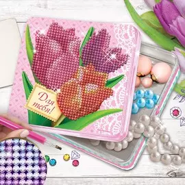 Алмазная мозаика с частичным заполнением на шкатулке