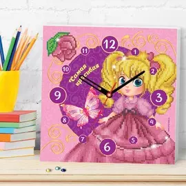 Алмазная вышивка на часах на раме