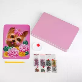 Алмазная вышивка на шкатулке