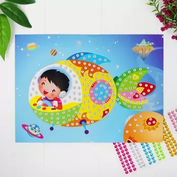 Аппликация круглыми стразами