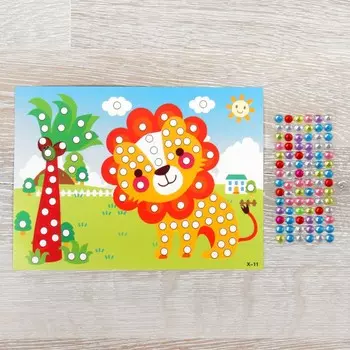 Аппликация круглыми стразами