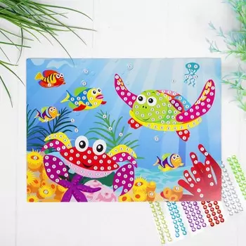 Аппликация круглыми стразами