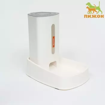 Автокормушка со скошенной миской, нескользящие ножки 3,8 л, белая