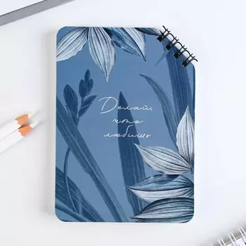 Блокнот а6, 40 л. на скошенном гребне. белые листы.