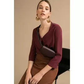 Блузка с бантом