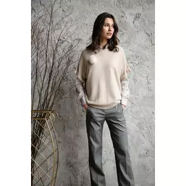 Блузка с брошкой