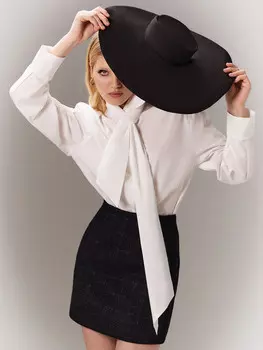 Блузка женская белая с бантом