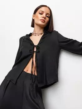Блузка женская из вискозы в черном цвете