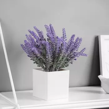 Искусственный цветок в горшке