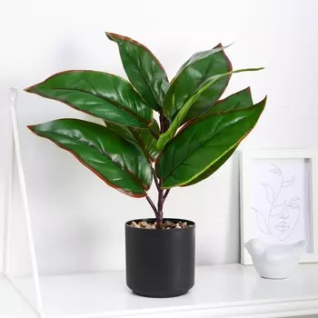 Искусственный цветок в горшке