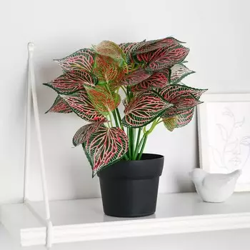 Искусственный цветок в горшке