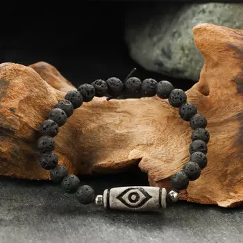 Браслет из лавы с бусиной