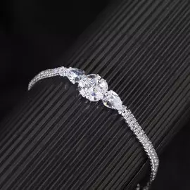 Браслет со стразами