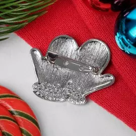 Брошь новогодняя