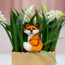 Валяние из шерсти. брошь