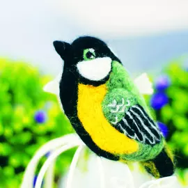 Брошь из шерсти