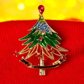 Брошь новогодняя