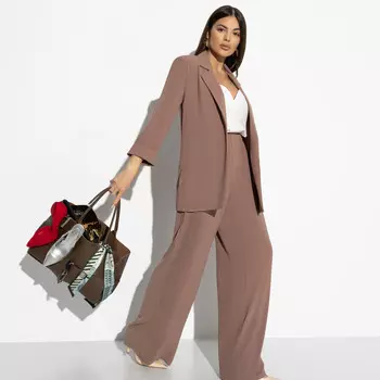 Брючный костюм