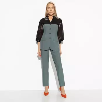 Брючный костюм