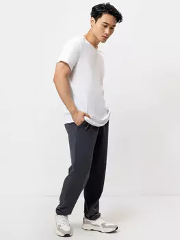 Брюки мужские в сером оттенке